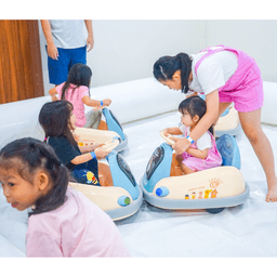 https://file.penguinpartypeople.com/uploads/Blue bumper car (3).png